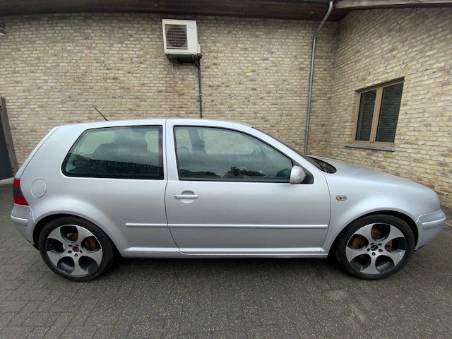 Volkswagen - golf - car - 2000 - afbeelding 23 van  26