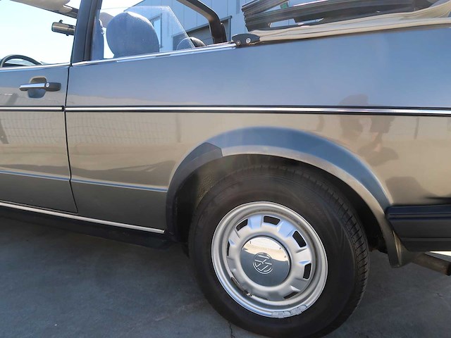 Volkswagen - golf 1 - cabriolet - classic cars >15 - afbeelding 21 van  35