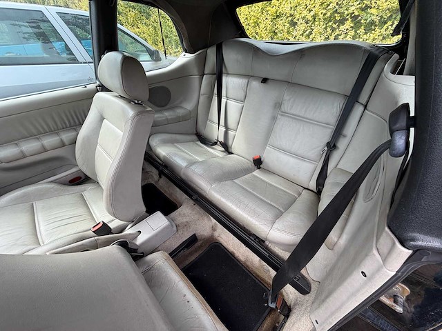 Volkswagen - golf cabriolet - karmann - oldtimer - afbeelding 2 van  13