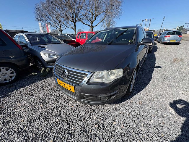 Volkswagen - passat variant - 1.8 tfsi highline - car - 2009 - afbeelding 1 van  16