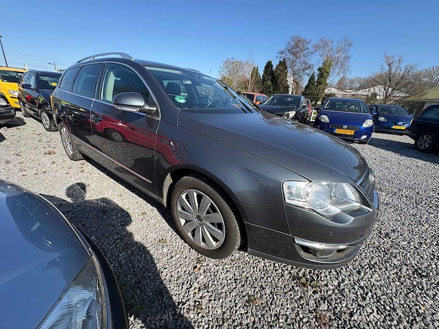 Volkswagen - passat variant - 1.8 tfsi highline - car - 2009 - afbeelding 10 van  16