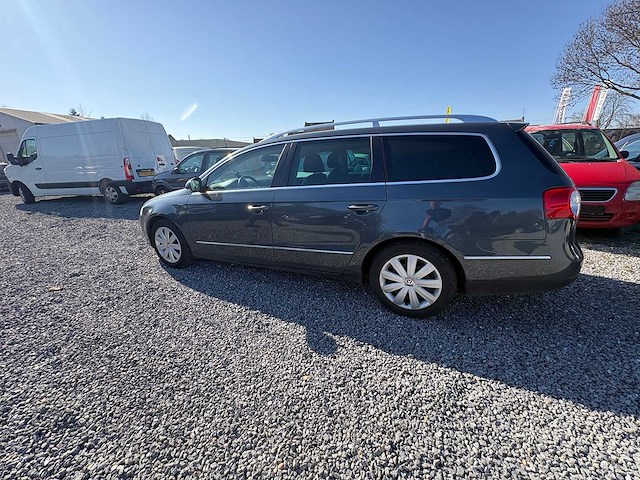 Volkswagen - passat variant - 1.8 tfsi highline - car - 2009 - afbeelding 11 van  16