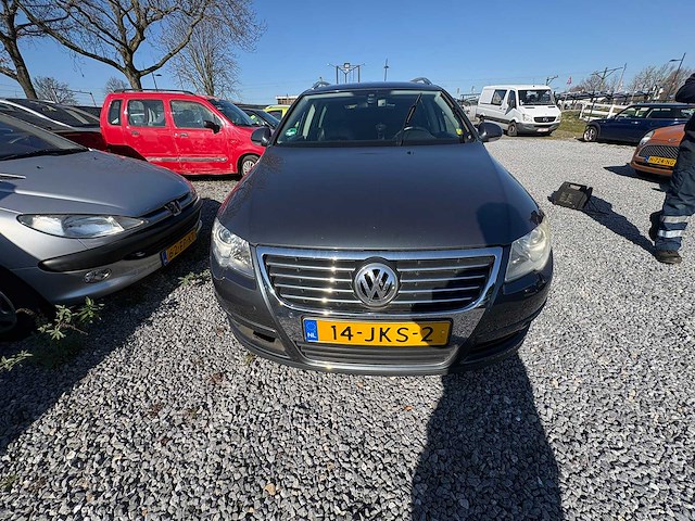 Volkswagen - passat variant - 1.8 tfsi highline - car - 2009 - afbeelding 12 van  16