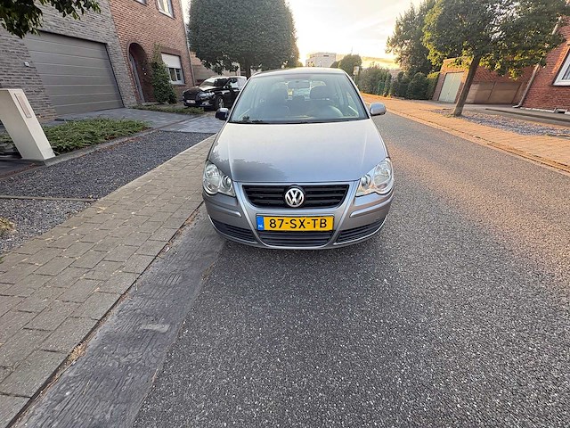 Volkswagen - polo - 1.4-16v fsi optive - car - 2006 - afbeelding 12 van  18