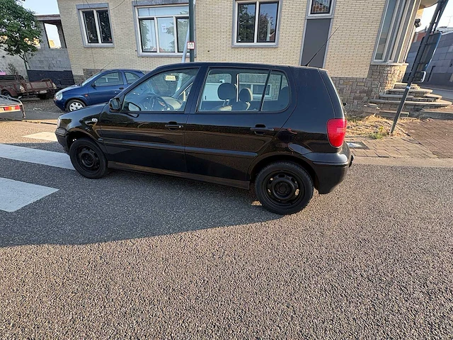 Volkswagen - polo - 1.4 trendline - car - 2001 - afbeelding 9 van  20