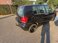Volkswagen - polo - 1.4 trendline - car - 2001 - afbeelding 4 van  19