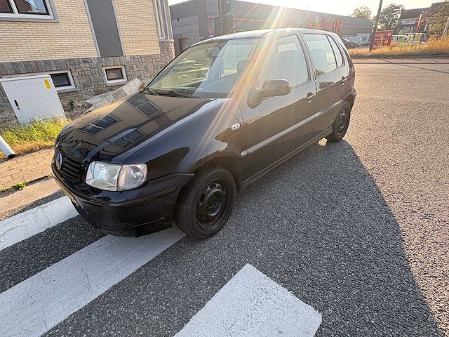 Volkswagen - polo - 1.4 trendline - car - 2001 - afbeelding 17 van  19