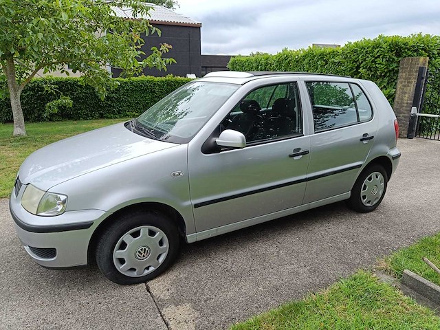 Volkswagen - polo - car - 2001 - afbeelding 1 van  7