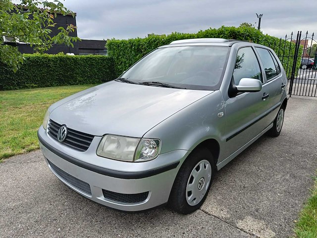 Volkswagen - polo - car - 2001 - afbeelding 2 van  7