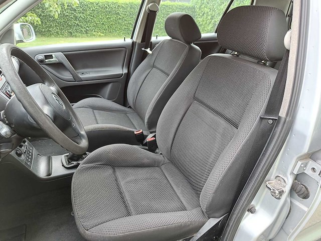 Volkswagen - polo - car - 2001 - afbeelding 6 van  7