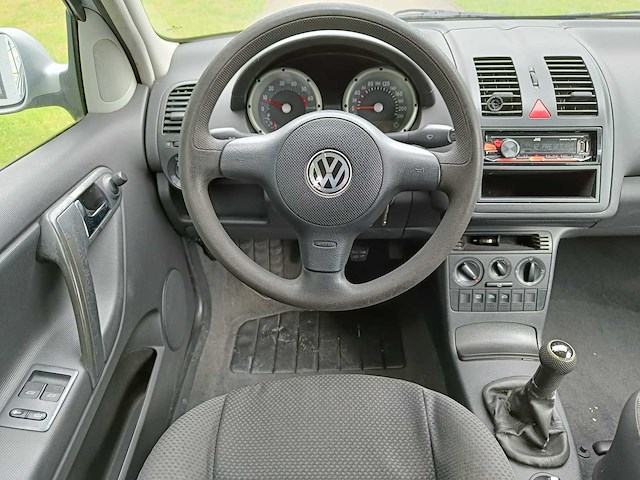 Volkswagen - polo - car - 2001 - afbeelding 7 van  7