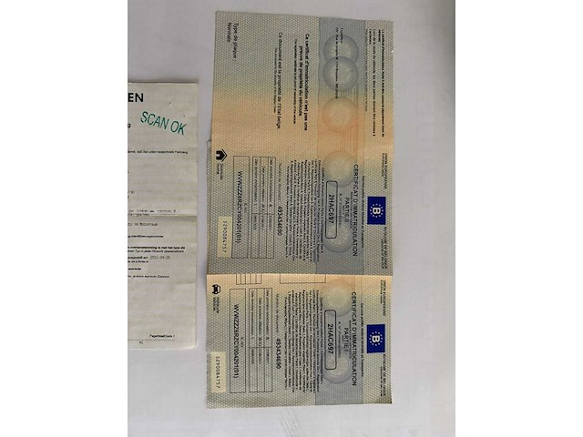 Volkswagen - polo - car - 2011 - afbeelding 10 van  19