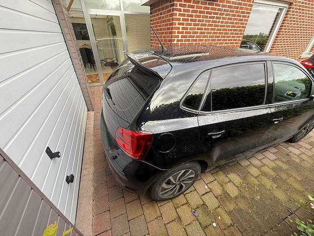 Volkswagen - polo - car - 2011 - afbeelding 14 van  19