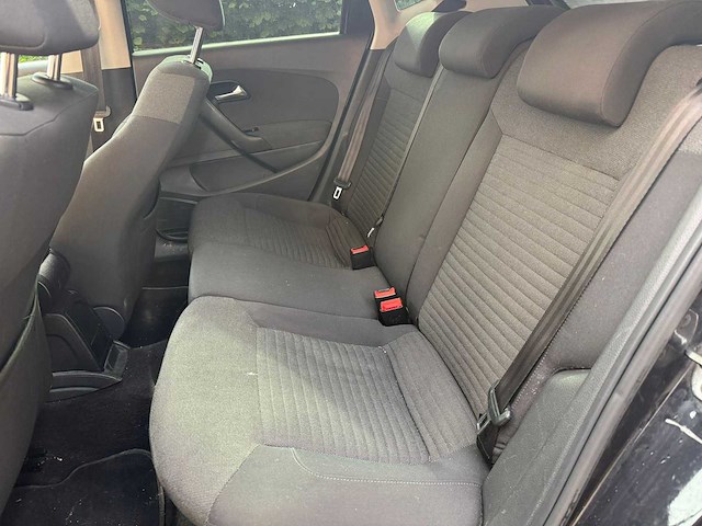 Volkswagen - polo - car - 2011 - afbeelding 3 van  12