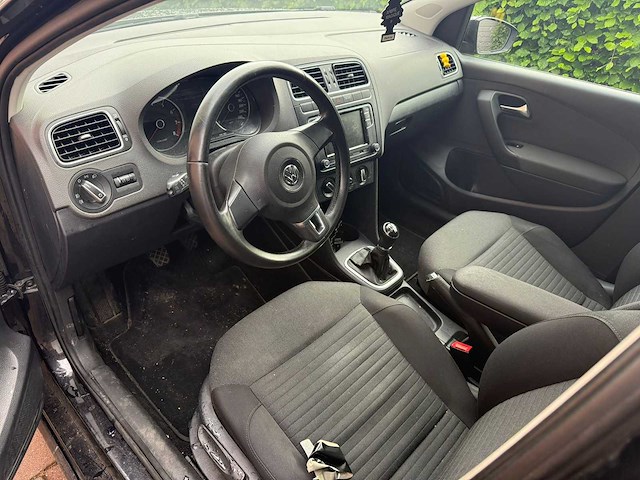 Volkswagen - polo - car - 2011 - afbeelding 12 van  12