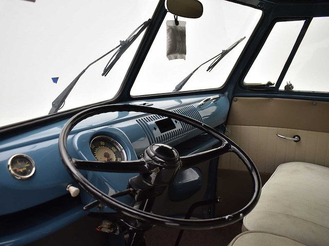 Volkswagen - t1 - oldtimer - afbeelding 7 van  45