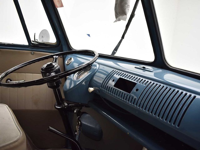 Volkswagen - t1 - oldtimer - afbeelding 20 van  45