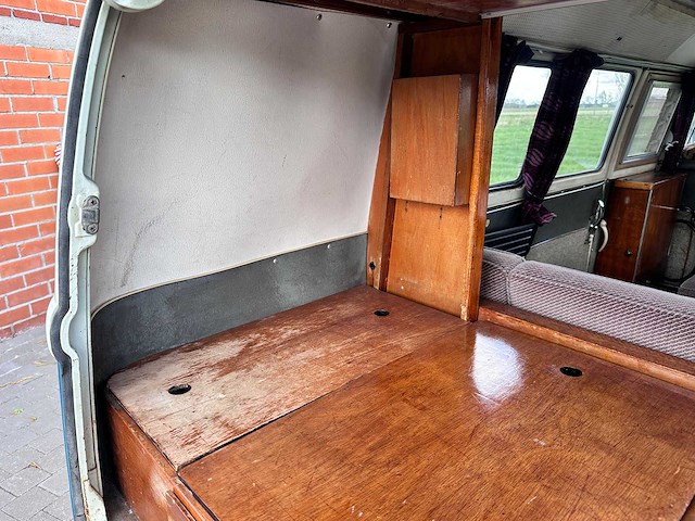 Volkswagen - t1 camper - oldtimer - afbeelding 19 van  74