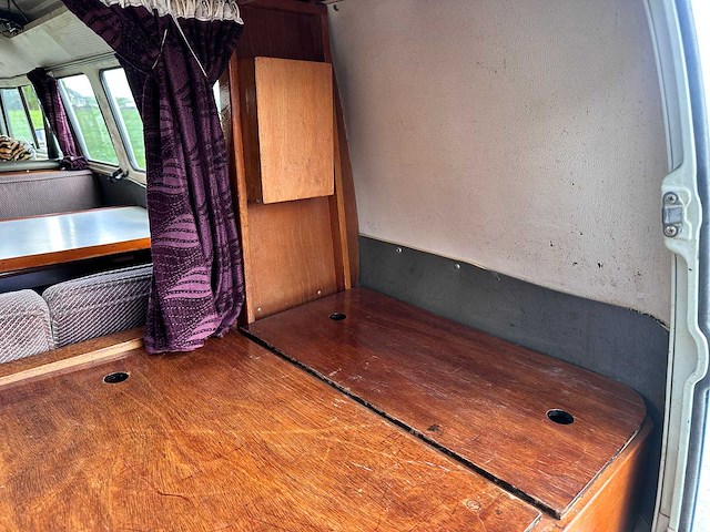 Volkswagen - t1 camper - oldtimer - afbeelding 21 van  58