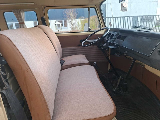 Volkswagen - t2 camper - oldtimer - afbeelding 6 van  46