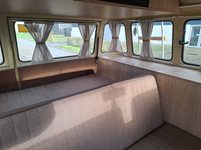 Volkswagen - t2 camper - oldtimer - afbeelding 9 van  46