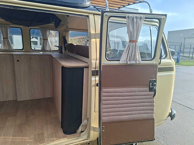 Volkswagen - t2 camper - oldtimer - afbeelding 11 van  46