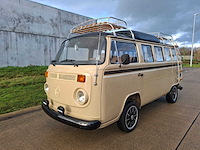 Volkswagen - t2 camper - oldtimer - afbeelding 1 van  46