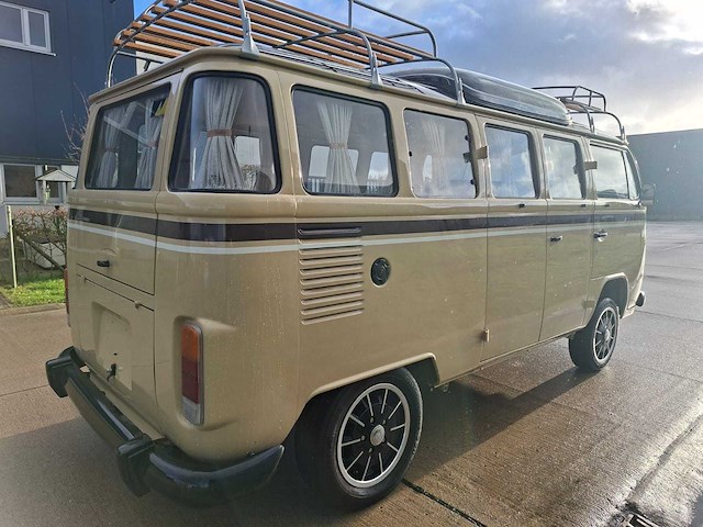 Volkswagen - t2 camper - oldtimer - afbeelding 34 van  46