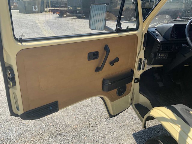 Volkswagen - t3 - transporter - oldtimer - afbeelding 5 van  21