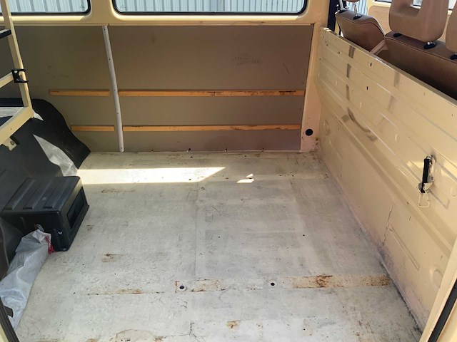 Volkswagen - t3 - transporter - oldtimer - afbeelding 13 van  21