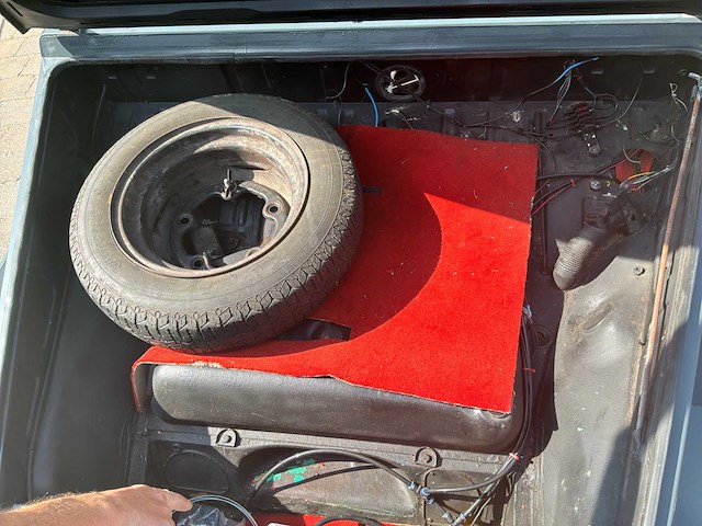 Volkswagen 181 oldtimer - afbeelding 7 van  16