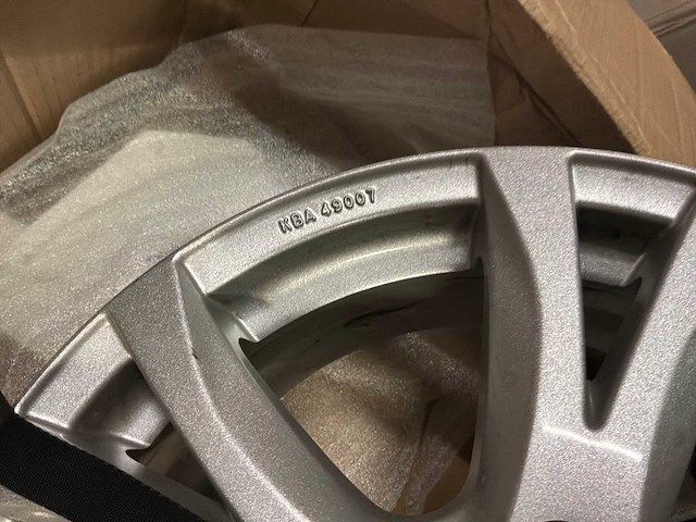 Volkswagen caddy velg (4x) - afbeelding 6 van  6