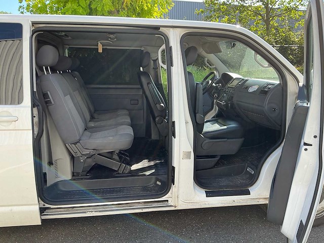 Volkswagen caravelle automaat - afbeelding 13 van  32