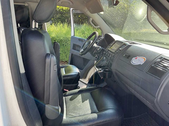 Volkswagen caravelle automaat - afbeelding 15 van  32