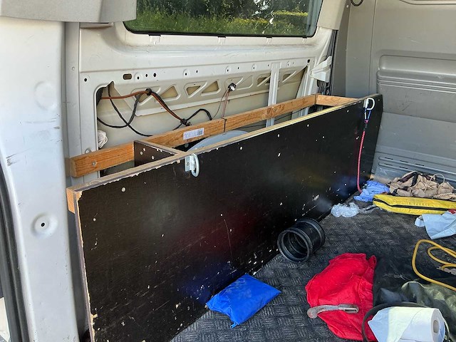 Volkswagen caravelle automaat - afbeelding 18 van  32