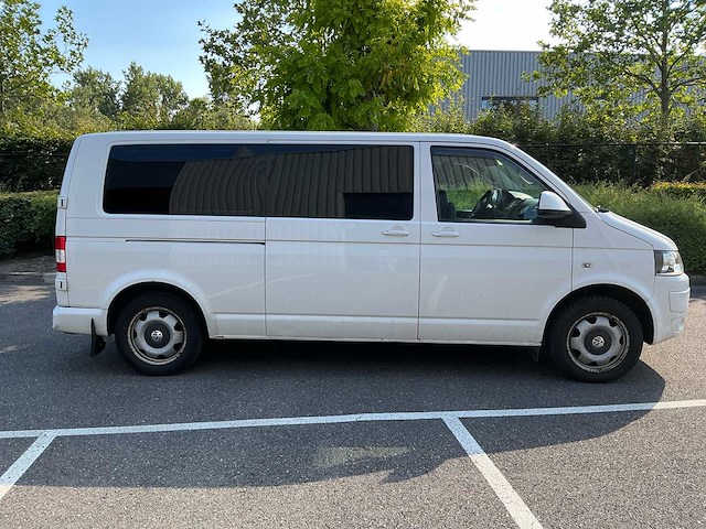 Volkswagen caravelle automaat - afbeelding 27 van  32