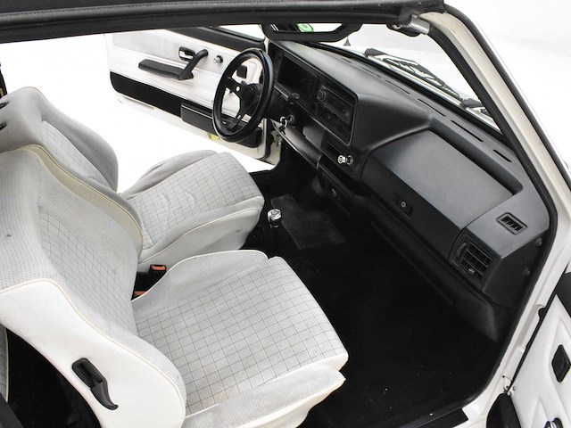 Volkswagen golf 1 cabrio - afbeelding 6 van  42