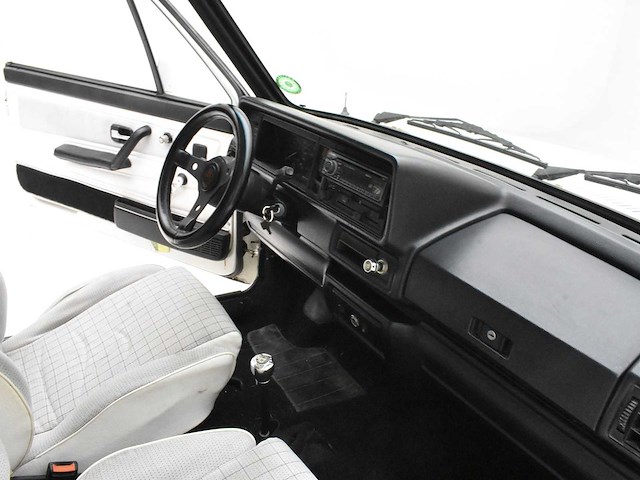Volkswagen golf 1 cabrio - afbeelding 9 van  42