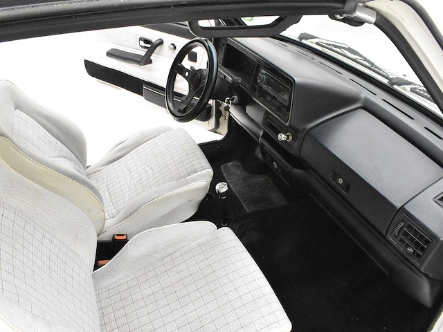 Volkswagen golf 1 cabrio - afbeelding 10 van  42