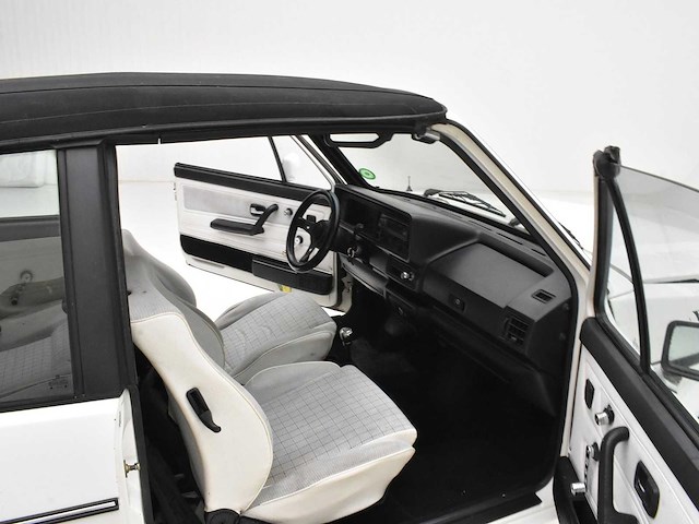 Volkswagen golf 1 cabrio - afbeelding 14 van  42