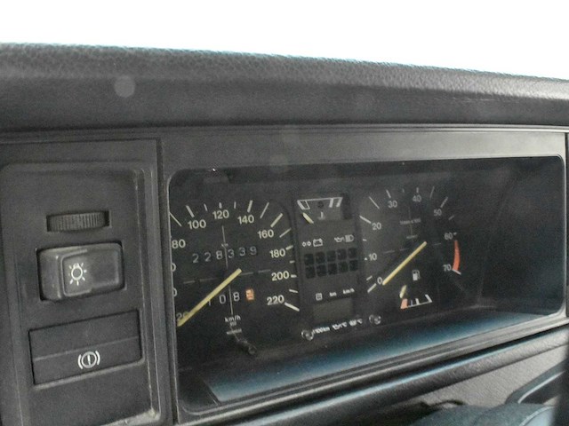 Volkswagen golf 1 cabrio - afbeelding 18 van  42