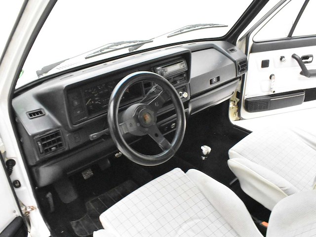 Volkswagen golf 1 cabrio - afbeelding 19 van  42