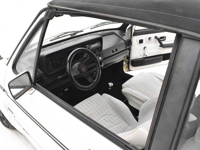 Volkswagen golf 1 cabrio - afbeelding 24 van  42