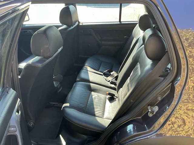 Volkswagen golf 3 2.8 vr6 oldtimer - afbeelding 31 van  61