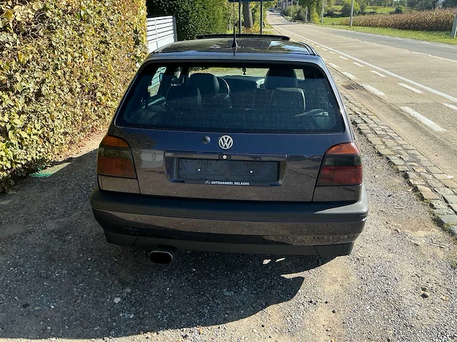 Volkswagen golf 3 2.8 vr6 oldtimer - afbeelding 9 van  61