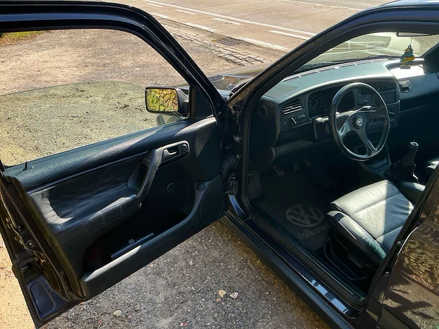 Volkswagen golf 3 2.8 vr6 oldtimer - afbeelding 5 van  61