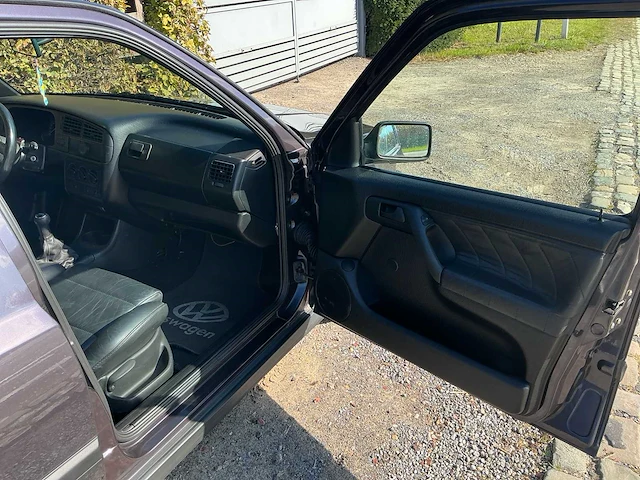 Volkswagen golf 3 2.8 vr6 oldtimer - afbeelding 5 van  61