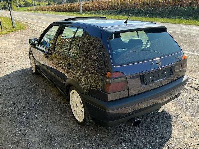 Volkswagen golf 3 2.8 vr6 oldtimer - afbeelding 56 van  61