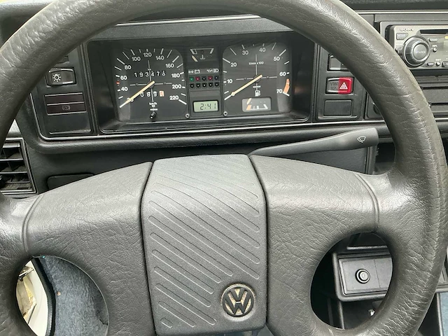 Volkswagen golf cabriolet karmann oldtimer - afbeelding 8 van  39