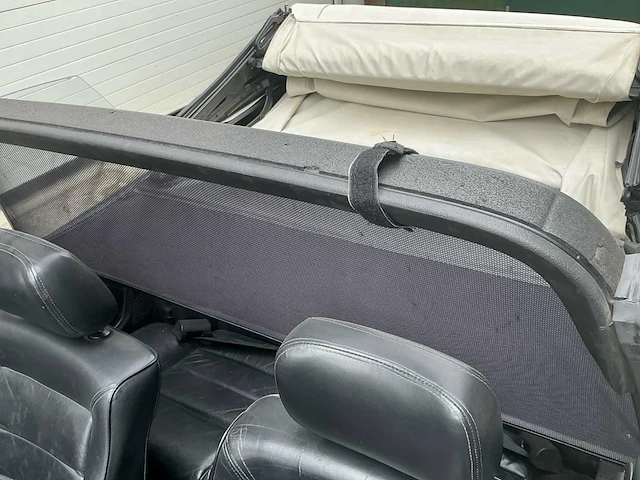 Volkswagen golf cabriolet karmann oldtimer - afbeelding 26 van  30